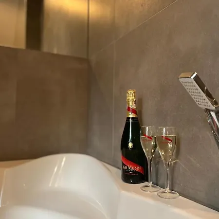 W Porcie לינה וארוחת בוקר 3*