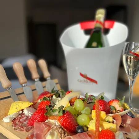 Oda ve Kahvaltı W Porcie