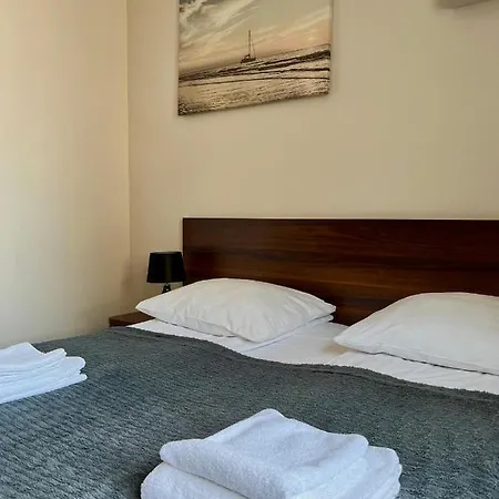 לינה וארוחת בוקר W Porcie