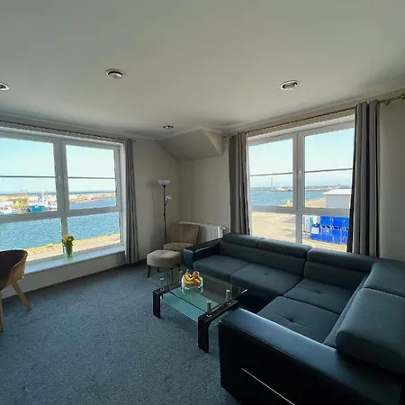 לינה וארוחת בוקר W Porcie 3*