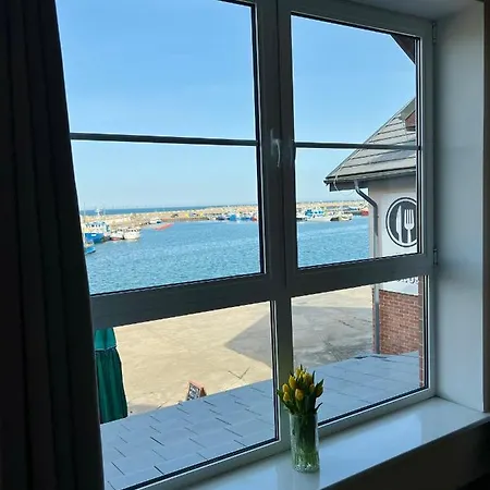 לינה וארוחת בוקר W Porcie 3*