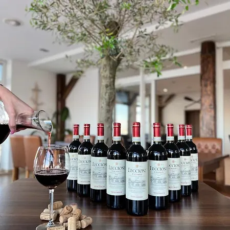 W Porcie לינה וארוחת בוקר 3*