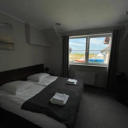 W Porcie לינה וארוחת בוקר 3*