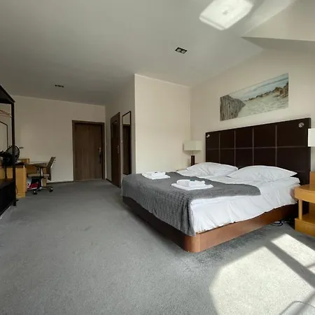 W Porcie לינה וארוחת בוקר